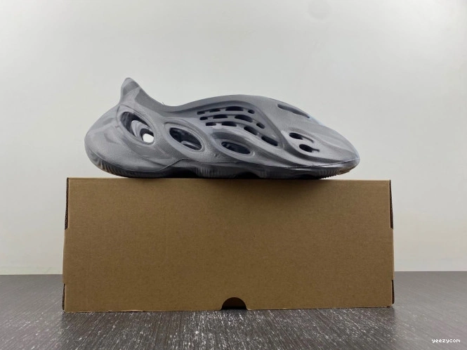MX Granite Foam RNR Yeezy Adidas IE4931 0711